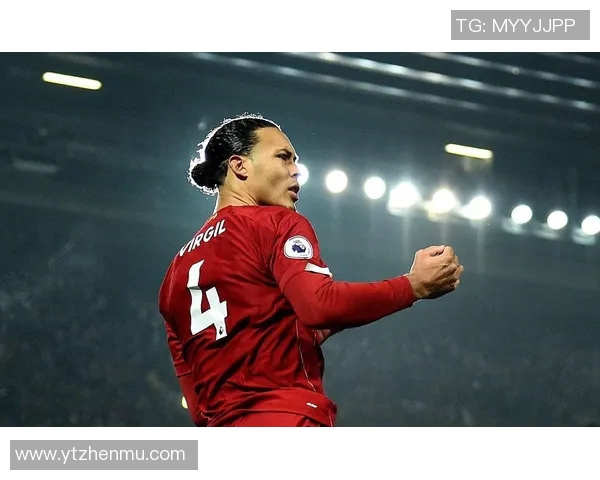 以世界顶级后卫球星为核心解析足球防守艺术与团队战术魅力