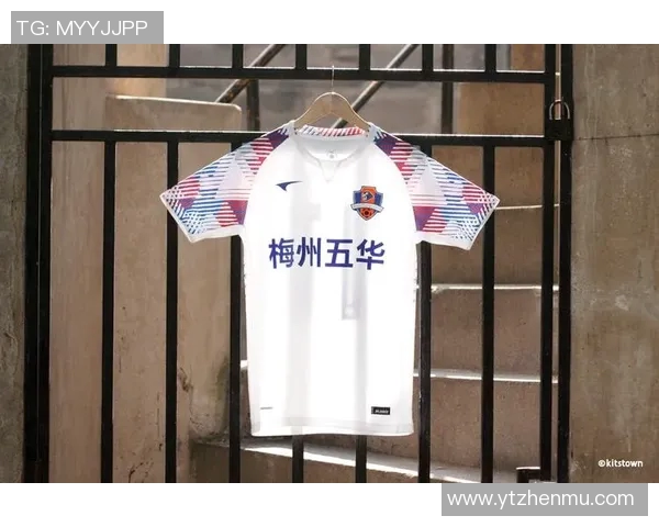 足球明星出场服设计革新：功能与时尚的完美融合解析